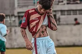 Imagen Bryan, el futbolista Sub-10 que se vuelve viral por sus tatuajes