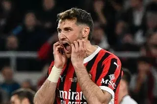 Imagen ¡Expulsan a Santi Giménez en Italia! (VIDEO)