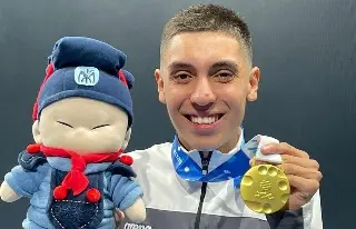 Imagen Mexicano Diego Villalobos gana medalla de oro en la Súper Final de Natación Artística