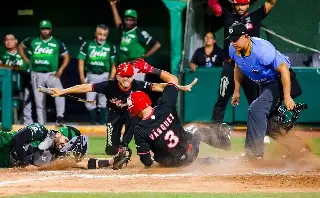 Imagen El Águila de Veracruz se impone a los Bravos de León en el inicio de la serie 