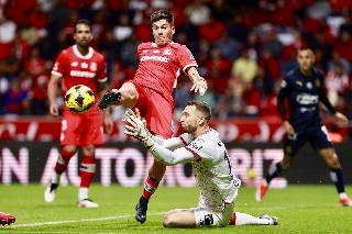 ¡Solo aguantó seis meses! Pau López se marcha del Toluca luego de ser campeón 