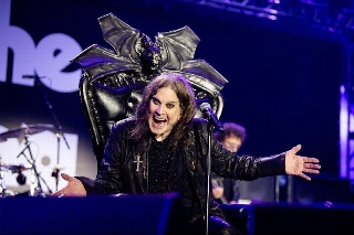 Muere Ozzy Osbourne, leyenda del rock y del Aston Villa (VIDEO)
