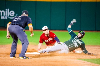 Pericos vuelve a vencer a El Águila y amarra la serie en el 'Beto' Ávila