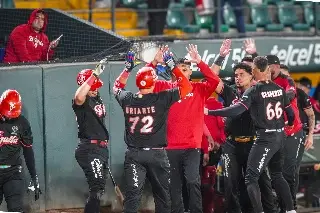 Imagen El Águila de Veracruz vence a Pericos de Puebla en el primero de la serie