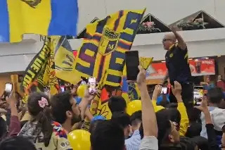 Imagen Allan Saint-Maximin llega a México para firmar con América y desata la locura en el aeropuerto (VIDEO)
