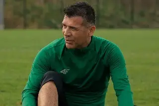 Imagen Borgetti no pudo más, y golpeó a defensa del Tiburón Ramiro Briseño (VIDEO)