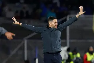 Imagen Larcamón acepta que Cruz Azul sigue necesitando mejorar pese a ganar