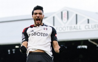 Raúl Jiménez marca gol y Fulham avanza en la Carabao Cup (VIDEO)