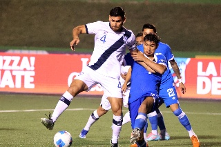 Guatemala del 'Flaco' Tena sufre dolorosa derrota rumbo al Mundial