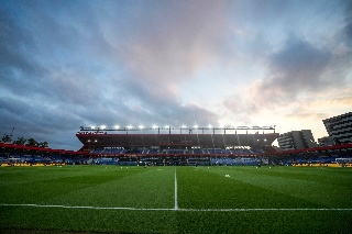 Barcelona debuta en estadio para solo 6 mil personas