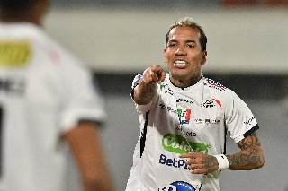 A sus 40 años, un ex Liga MX pone a su club muy cerca de las Semifinales en la Copa Sudamericana
