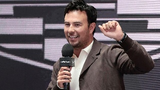 Checo Pérez choca en su primer práctica con Cadillac