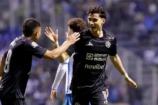 Imagen Cruz Azul golea a Puebla y es el nuevo líder de la Liga MX  
