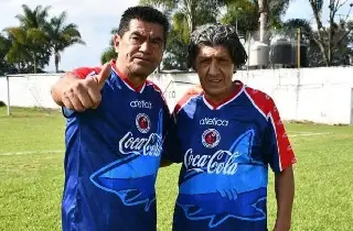 Imagen Jorge Comas brilla con los Tiburones Rojos y anota un triplete  (VIDEOS)