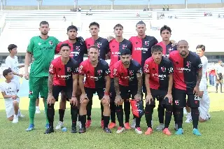 Imagen ¡No les dan ni para comer! Jugadores en Argentina se manifiestan por falta de pagos