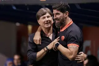 Imagen Oficial: Hernán Cristante deja de ser DT de Puebla