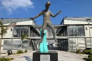 Imagen Desaparece la placa del 'Pirata' Fuente, acusan a Cuitláhuac García