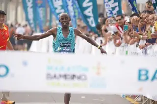 Imagen Micaela Rayo y Stephen Ndege conquistan el Maratón Bambino Veracruz 2025  