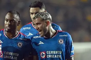 Imagen Cruz Azul comete error infantil y le regala gol al Flamengo (VIDEO)