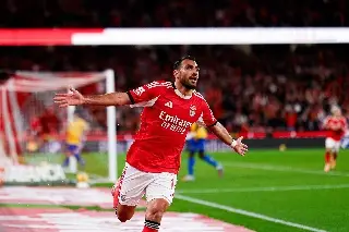 Imagen Con triplete de Pavlidis, Benfica vence al Estoril Praia en Portugal