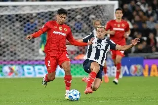 Imagen Con Hugo Gonz&aacute;lez de h&eacute;roe, Toluca inicia el camino al tricampeonato venciendo a Monterrey