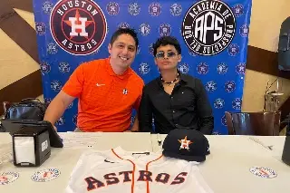 Imagen Veracruzano Maximiliano Villanueva firma con los Astros de Houston 