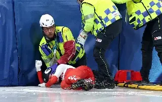 Imagen ¡Casi pierde un ojo! Terrible accidente en el patinaje de los Juegos Olímpicos de Invierno (VIDEO)