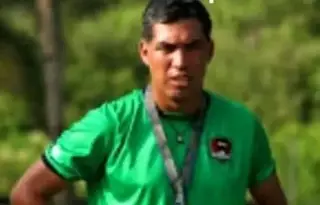 Imagen El veracruzano Alfredo Mar&iacute;n persigue el sue&ntilde;o de dirigir en el futbol profesional