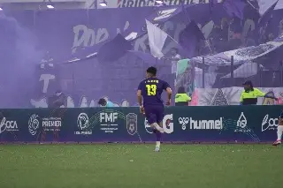 Imagen FMF impone dura sanci&oacute;n a barra del Racing de Veracruz tras la muerte de un fan de Celaya