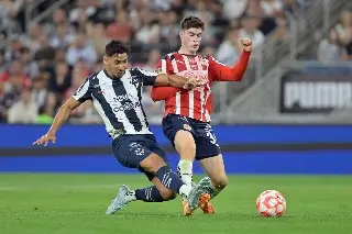 Imagen Con final dram&aacute;tico, Chivas se impone a Monterrey y se mantiene como l&iacute;der del torneo