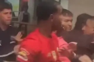 Imagen &iexcl;Fuerte pelea entre jugadores del Am&eacute;rica y Toluca en los pasillos del Estadio Azteca! (VIDEOS)