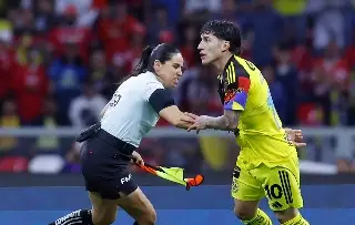 Imagen &iexcl;Sancionada! &Aacute;rbitra que abraz&oacute; a Zendejas recibe sanci&oacute;n de la Comisi&oacute;n de Arbitraje 