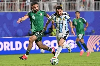 Imagen &iexcl;Ojo aqu&iacute;, FIFA! Argelia se queja formalmente del &aacute;rbitro que no expuls&oacute; a Messi