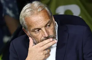 Imagen &iexcl;Ins&oacute;lito! DT se entera de la muerte de su padre tras quedar eliminado del Mundial 2026 (VIDEO)