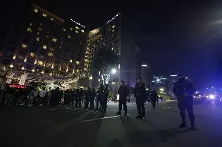Imagen ¡No los dejaron! Policía desaloja a aficionados que fueron a hotel de Inglaterra en CDMX