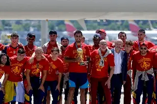 Imagen Selección de España aterriza en Madrid como campeones del mundo