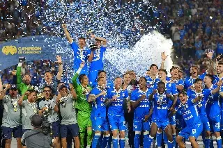 Imagen &iexcl;Cruz Azul golea a Toluca y se corona en el Campe&oacute;n de Campeones!