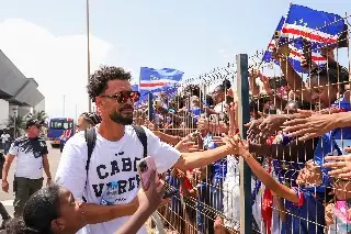 Imagen Vozinha y la pol&eacute;mica que a&uacute;n no lo deja firmar con Colo Colo