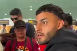 Imagen Alexis Vega vive momento vergonzoso en aeropuerto de CDMX (VIDEO)