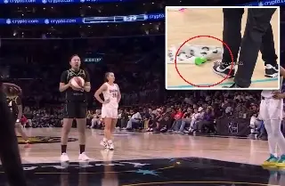Imagen Arrestan al fan que lanz&oacute; un juguete sexual a la cancha en partido de la WNBA (VIDEO)