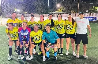 Imagen Las Bravas de Veracruz se van al Torneo Nacional Mamafut