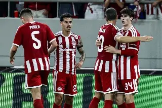 Imagen Con saz&oacute;n mexicano, Olympiacos gana en su debut en la Europa League 