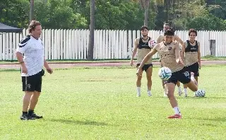 Imagen Ex de los Tiburones Rojos se une a los Piratas de Veracruz 