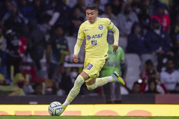 Emilio Lara salió lesionado con América