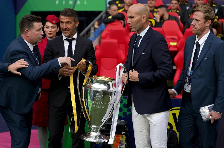 Zidane y Riedle llevan la Champions League a Wembley (VIDEO)