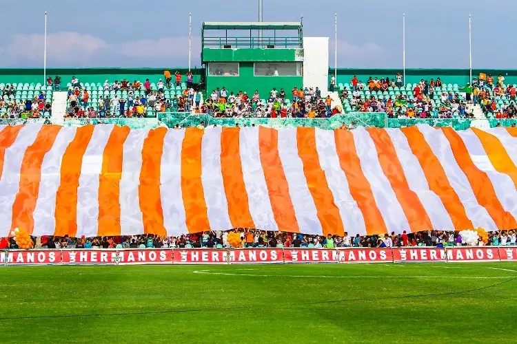 Jaguares cerca de volver al fútbol mexicano, presentan nuevo escudo