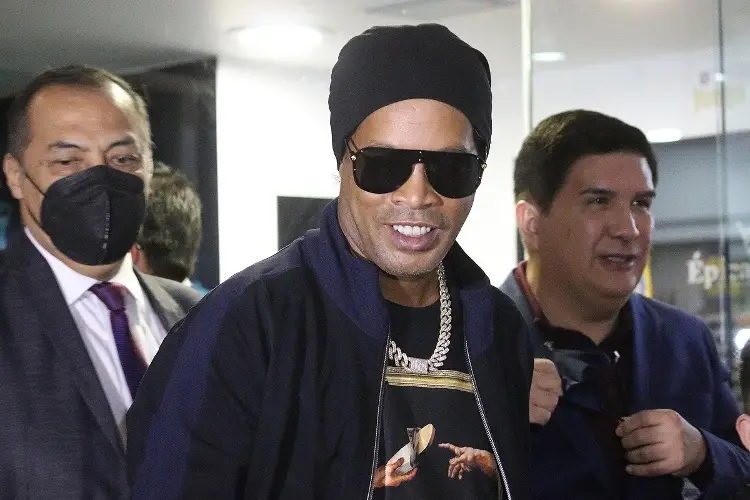 ¿Todo fue una mentira? Ronaldinho aclara su ataque a la Selección de Brasil (VIDEO)