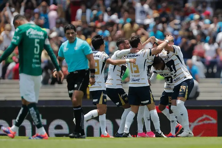 Pumas debuta con goleada sobre un indefenso León 