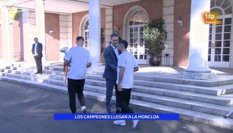 Jugador del Madrid se revela contra el Presidente de España (VIDEO)