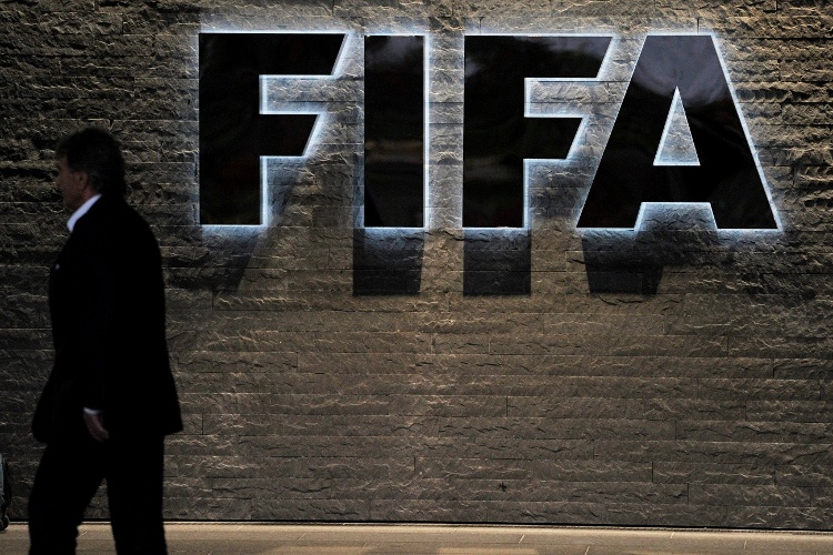 FIFA llama 'hipócritas' a Ligas Europeas